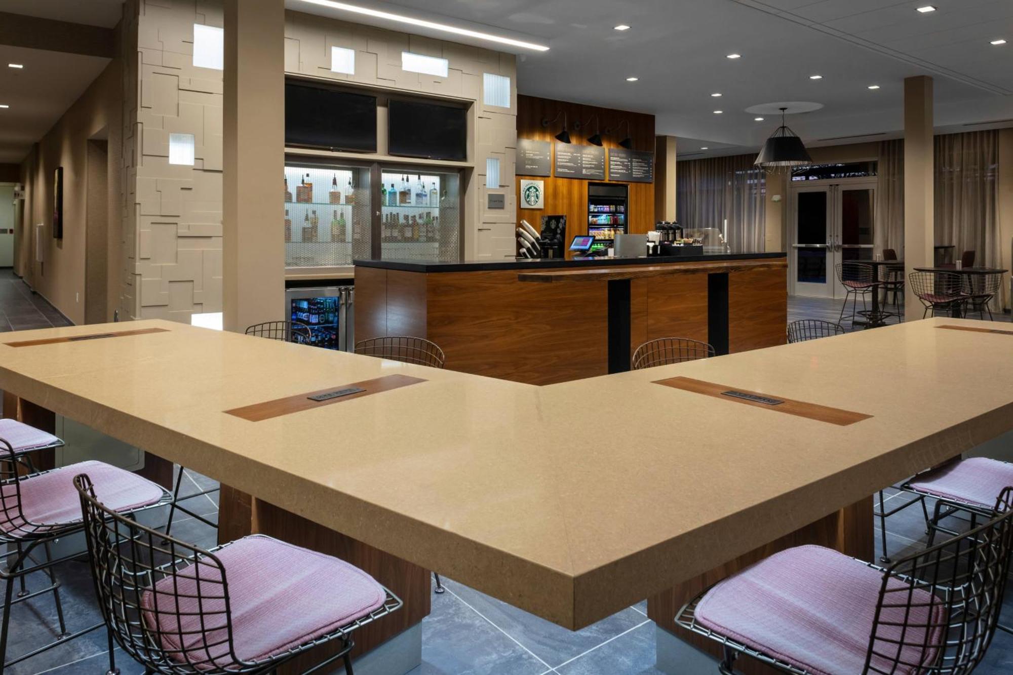 Courtyard By Marriott Indianapolis West-Speedway Hotel Exterior photo